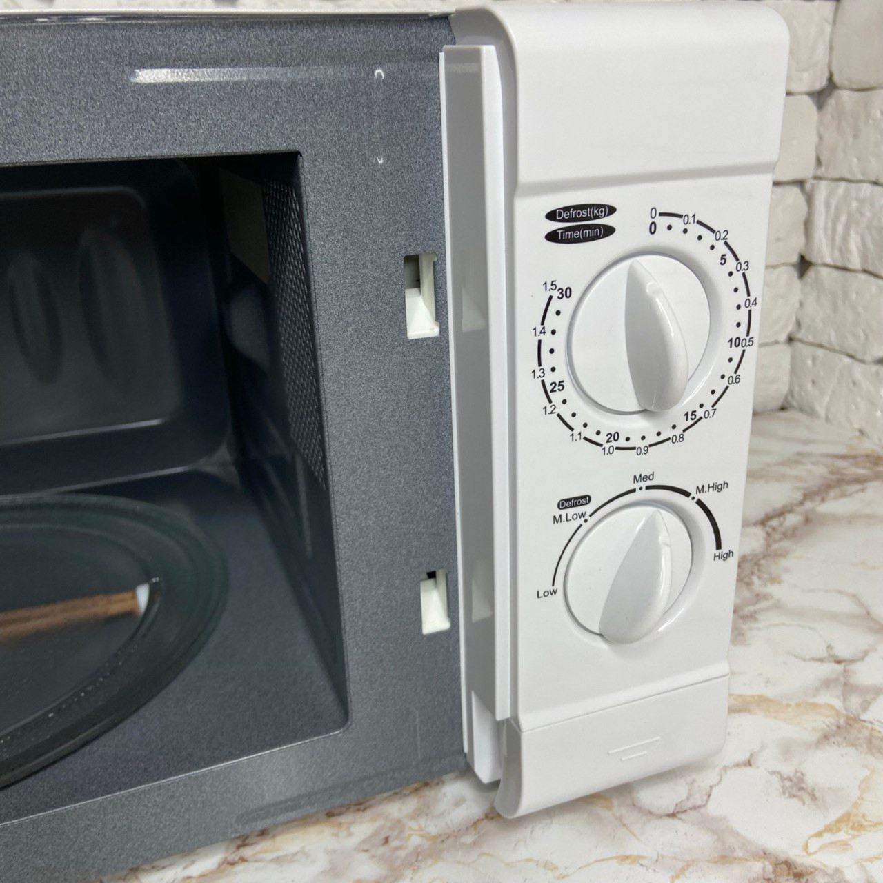 Мікрохвильова піч Rainberg RB-7151 — фото 4